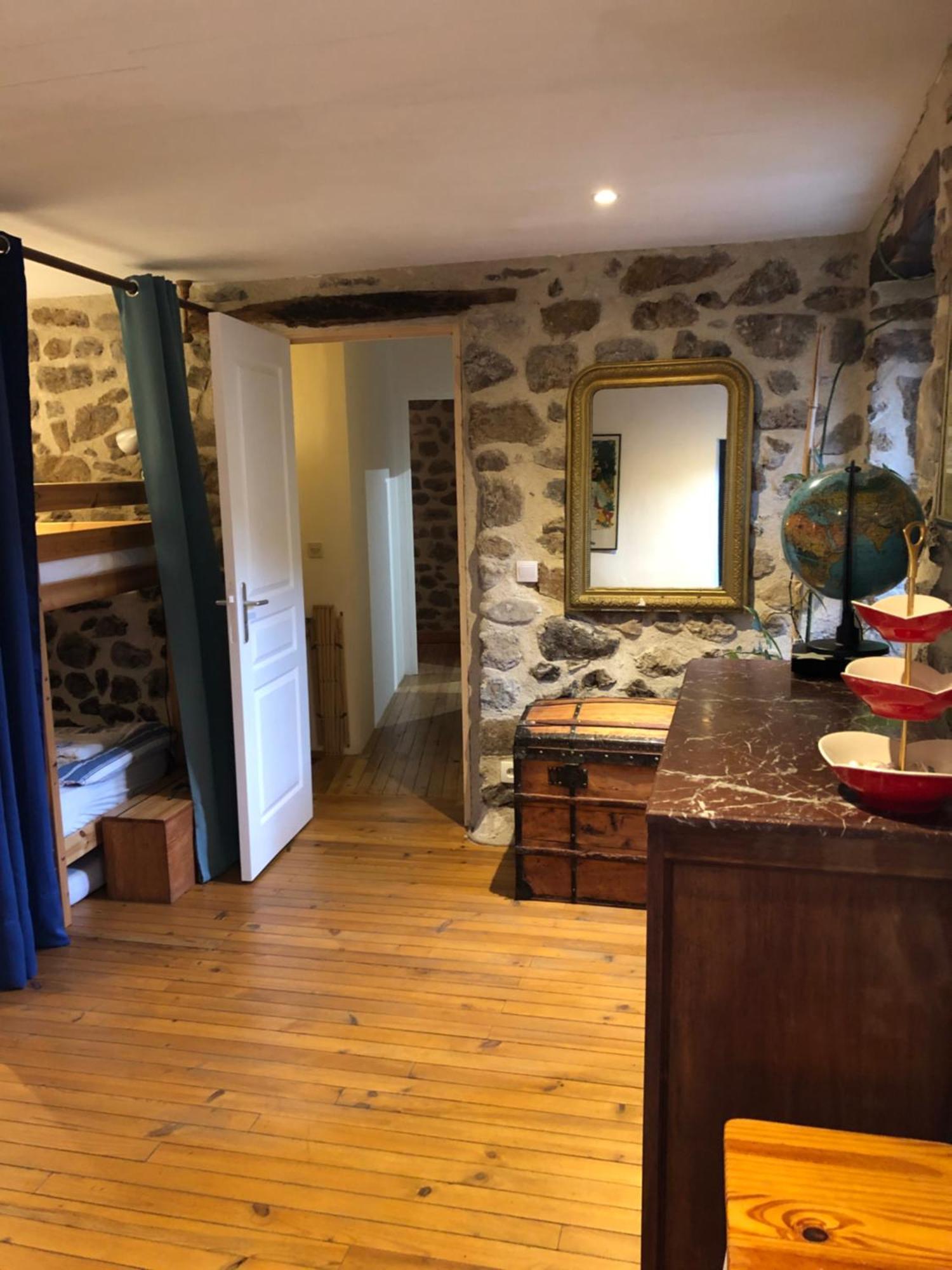Les Pentes Du Chateau De Retourtour Lamastre Dış mekan fotoğraf